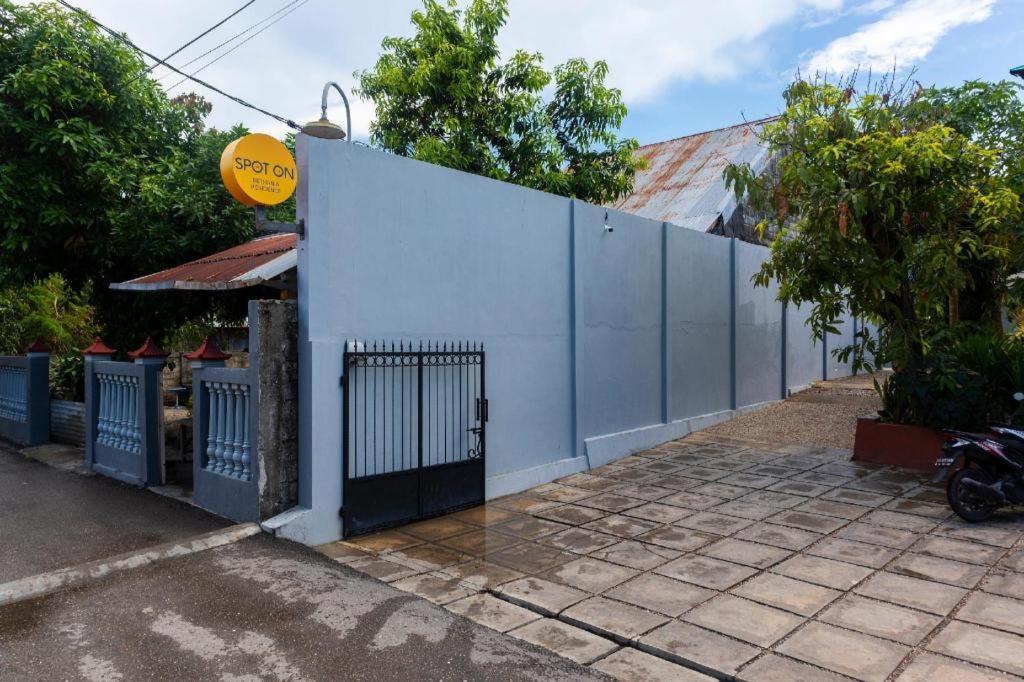 Spot On 2063 Bethania Residence Kupang  Exterior photo