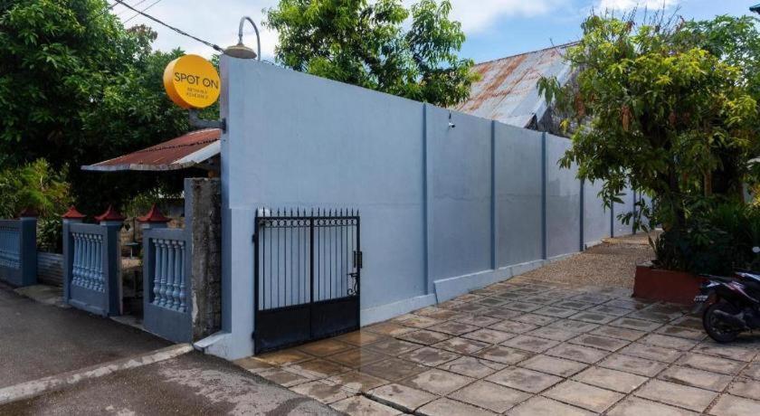 Spot On 2063 Bethania Residence Kupang  Exterior photo