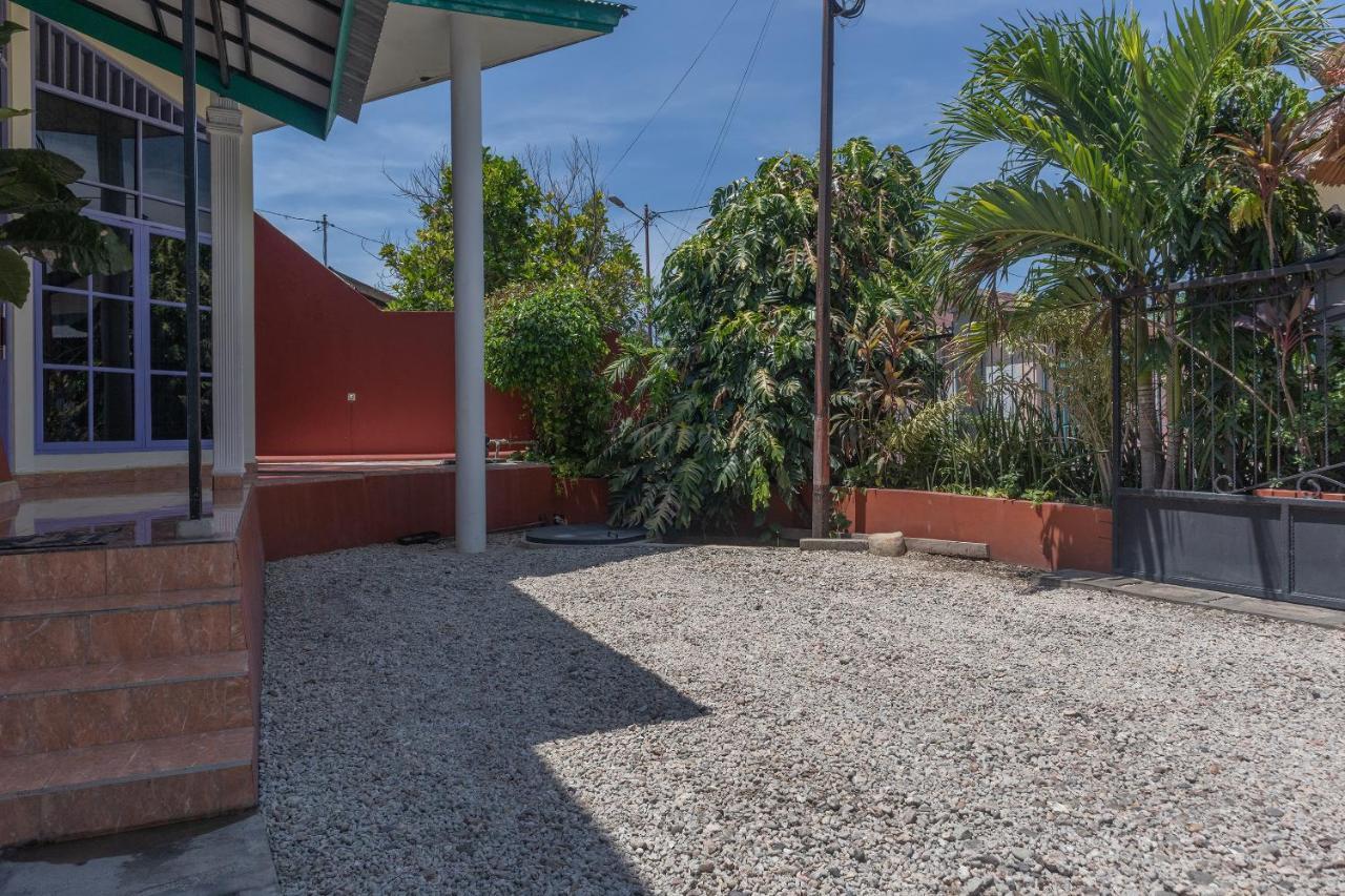 Spot On 2063 Bethania Residence Kupang  Exterior photo
