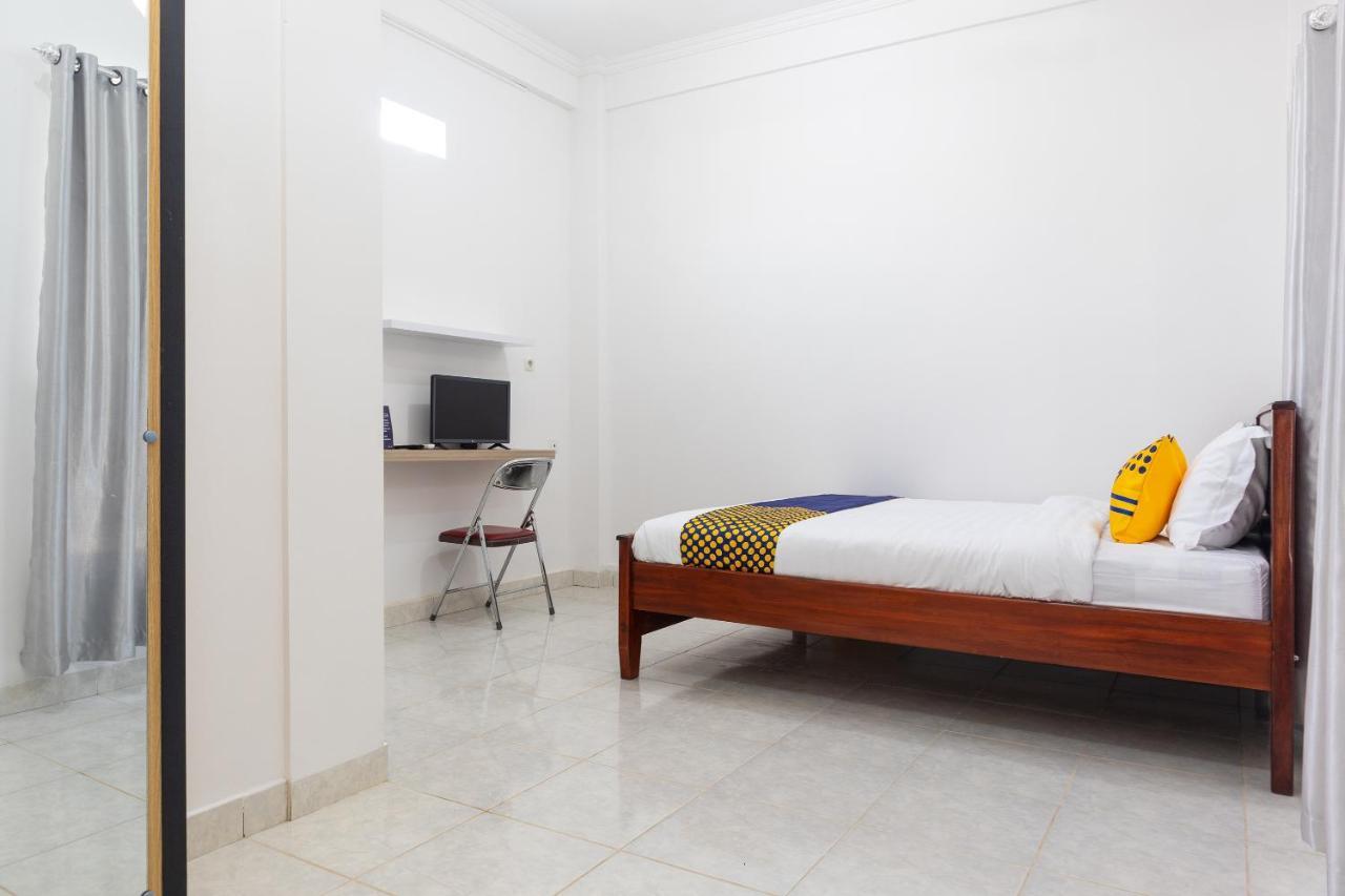 Spot On 2063 Bethania Residence Kupang  Exterior photo